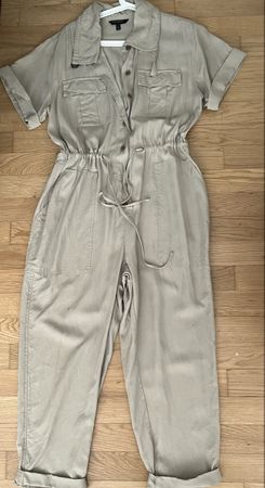 Sommerlicher Jumpsuit in Khaki - Grösse M - Top Zustand!