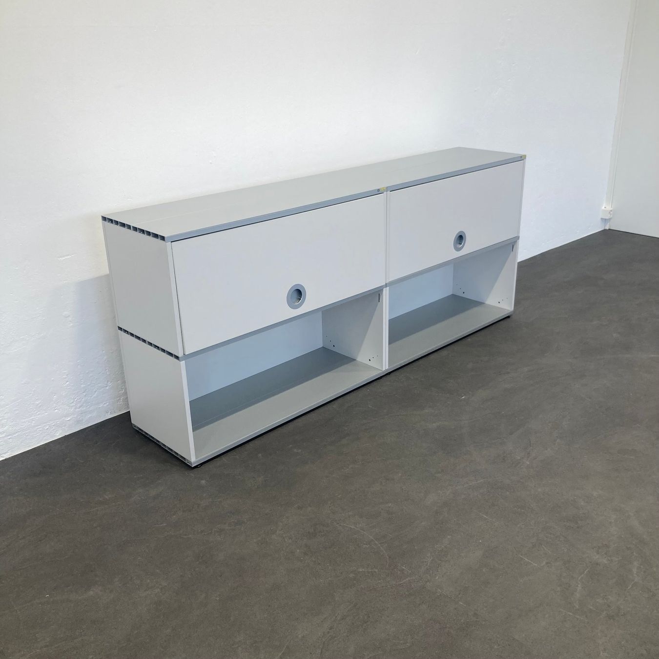 Scaffali: Denz D3 Sideboard 2-OH Hellgrau - 2000mm - ohne Schloss – Usato da Schönenwerd venduto da mcofficeshop 2