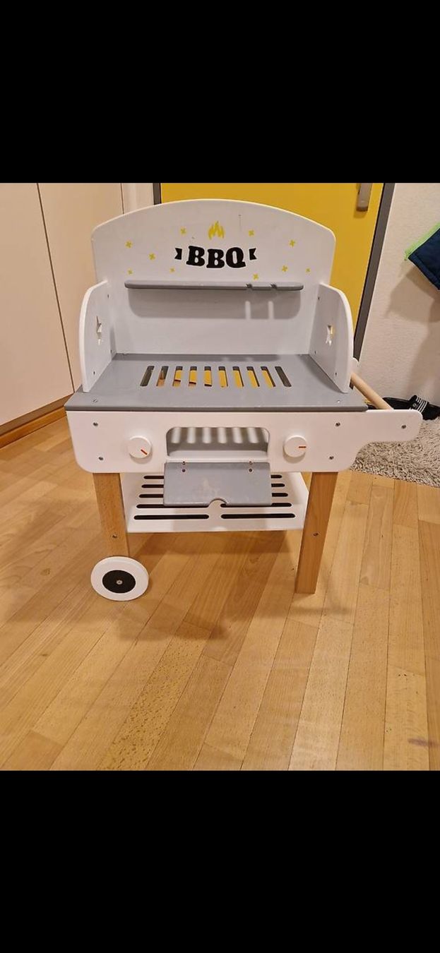 Jouets: Spielgrill Holz – D'occasion à Oensingen par lady1 1