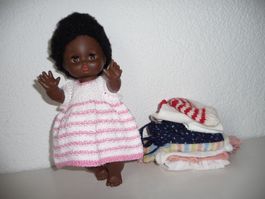 Mädchenpuppe mit Garderobe - Poupée fille avec garde-robe