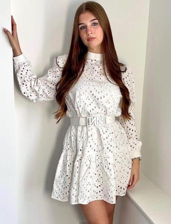 Kleid NIKKIE weiss mit Stickerei Groesse 36 neu