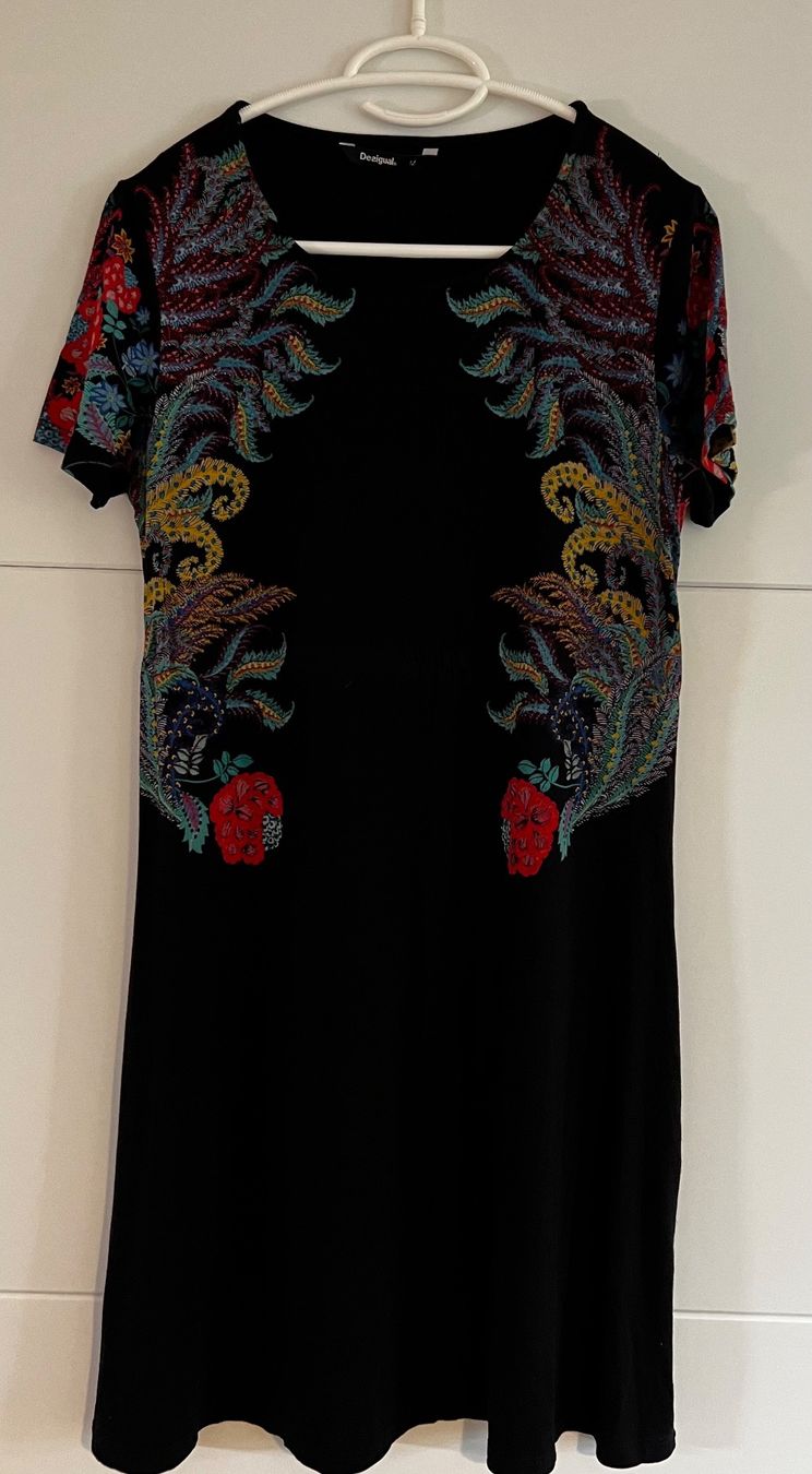 Desigual Kleider: Kleid desigual – Gebraucht aus Zurich von Alinecnicolet