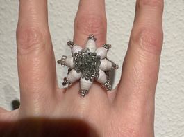 Edelweiss Ring aus Kunsstoff, wie neu