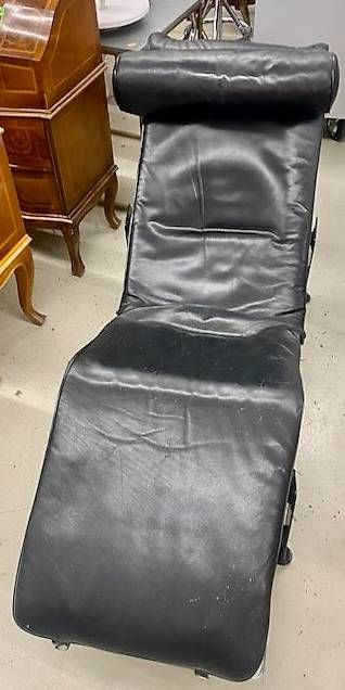 Liegen & Liegestühle: Chaiselongue von Le Corbusier - Replika – Gebraucht aus Steinhausen von einzelstueck-brocki