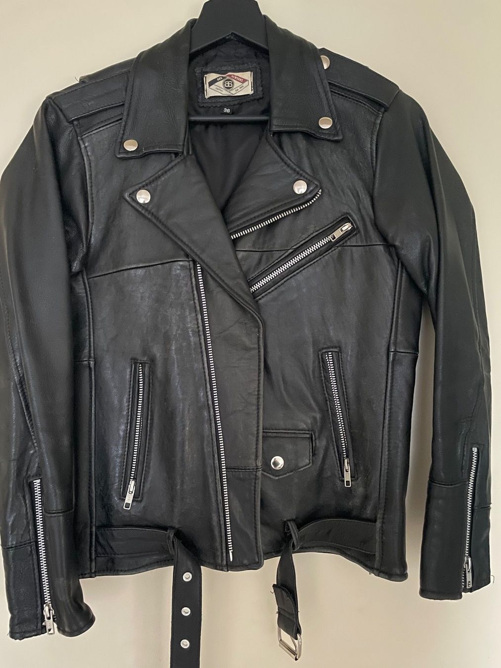 Vestes: Lederjacke – D'occasion à Lotzwil par milusha