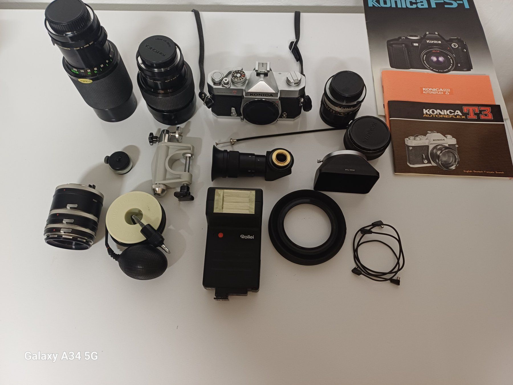 Konica Fotocamera: Konica avec  nombreuses options – Usato da Bevaix venduto da Daci6