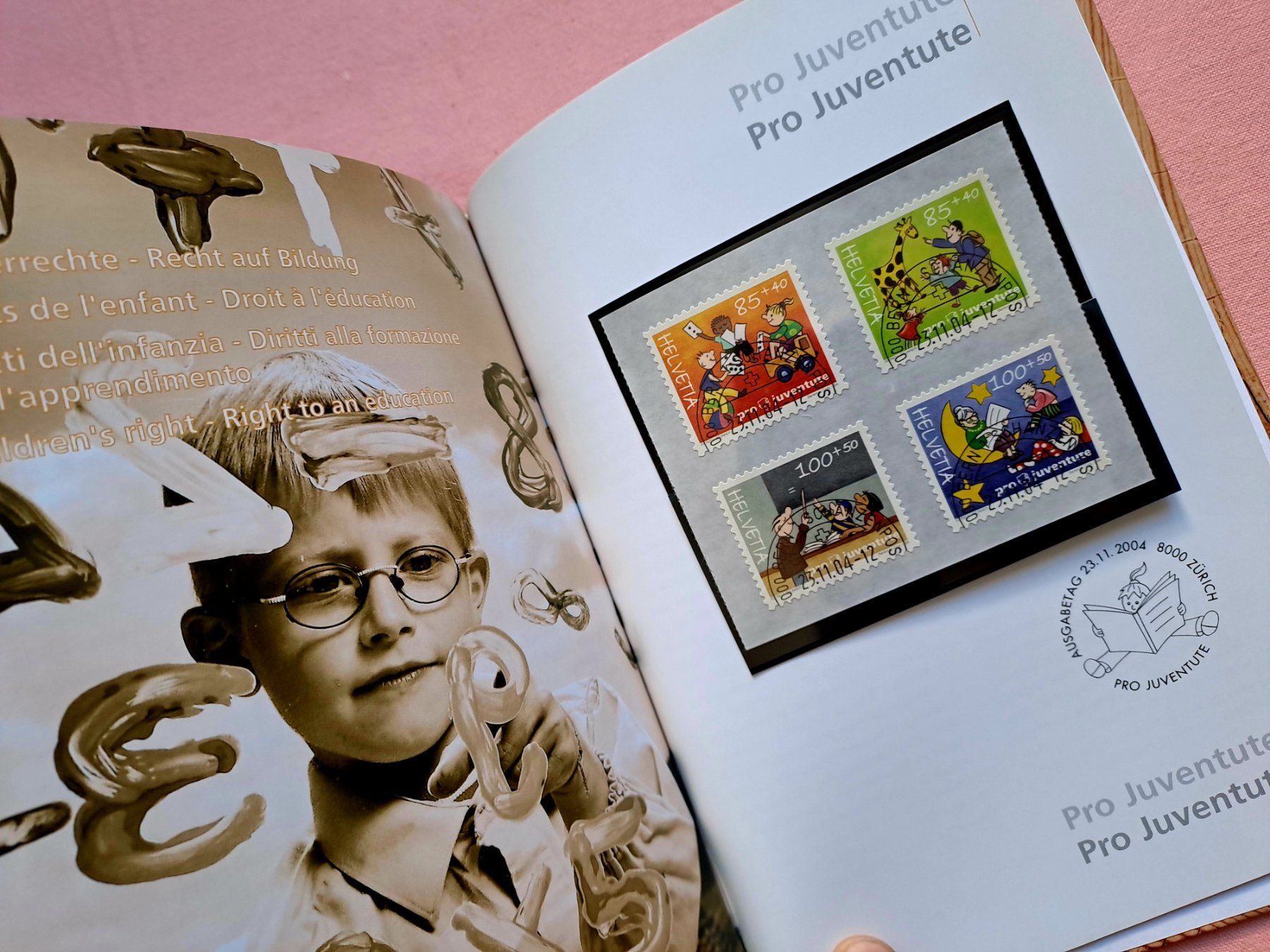 Tutti i francobolli: original Jahrbuch Briefmarken CH Post 2004 Halbmondstempel – Usato da Ostermundigen venduto da pedru8 9