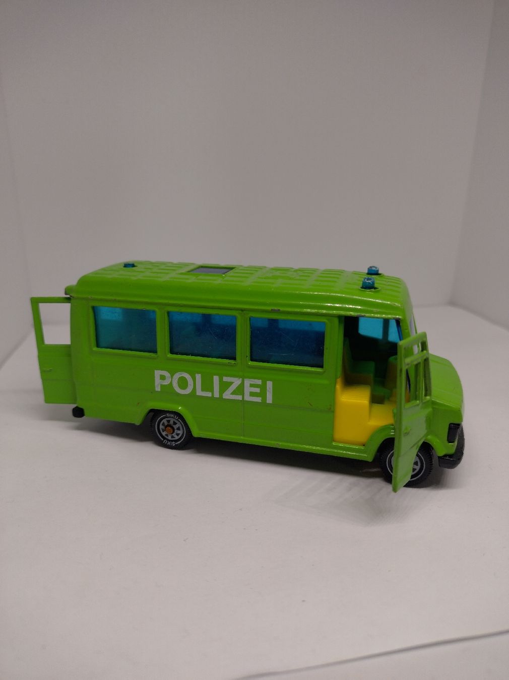 Siku Modellini d'auto: Siku, Mercedes 809D, 1:55 – Usato da La Chaux-de-Fonds venduto da Pierrot8404 1