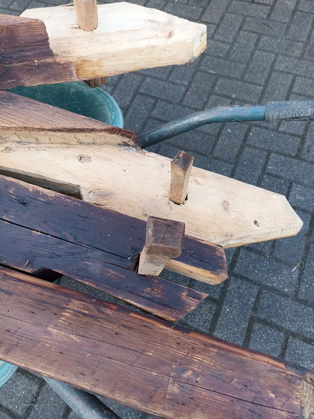 Articoli in legno: Alt Holz Alt Balken – Usato da Grosswangen venduto da dini13 1