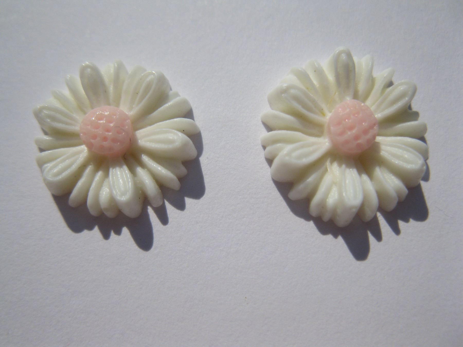 Kit bricolage: 10 Relief Deko Blumen, 13mm – Nuovo e nell'imballaggio originale da St. Margarethen TG venduto da LuanaKa