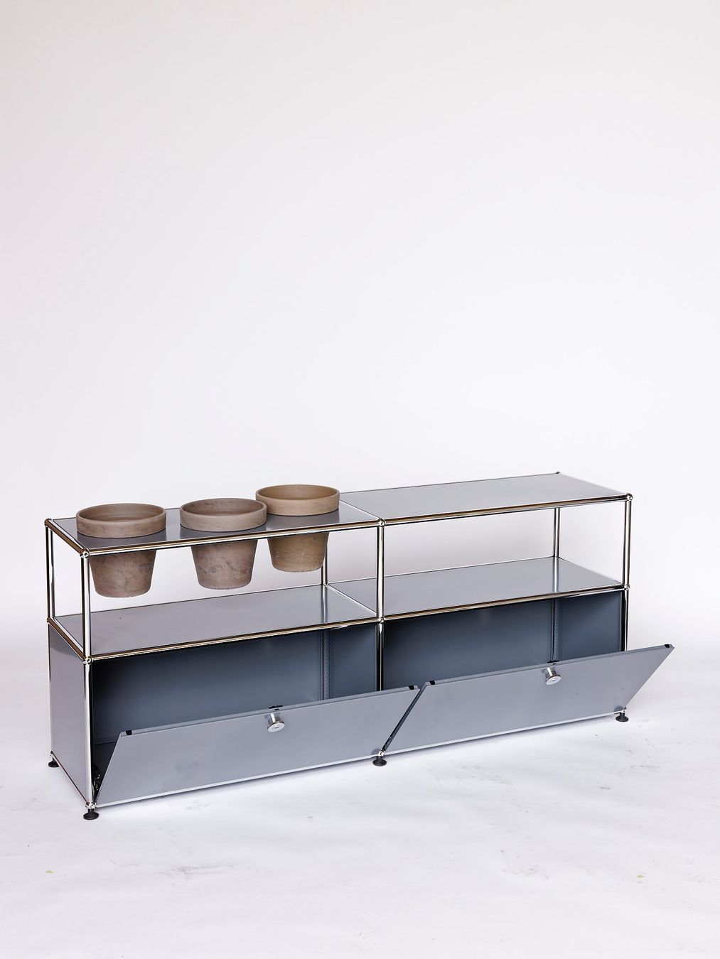 USM Scaffali: USM Sideboard, mittelgrau, NEU – Nuovo e nell'imballaggio originale da Lenzburg venduto da Buerokonz 1