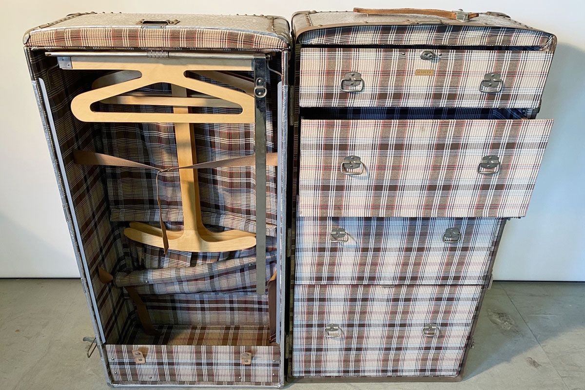 Valigie: Riesieger alter Metall Reisekoffer – Usato da Ballwil venduto da ClassicGallery 8
