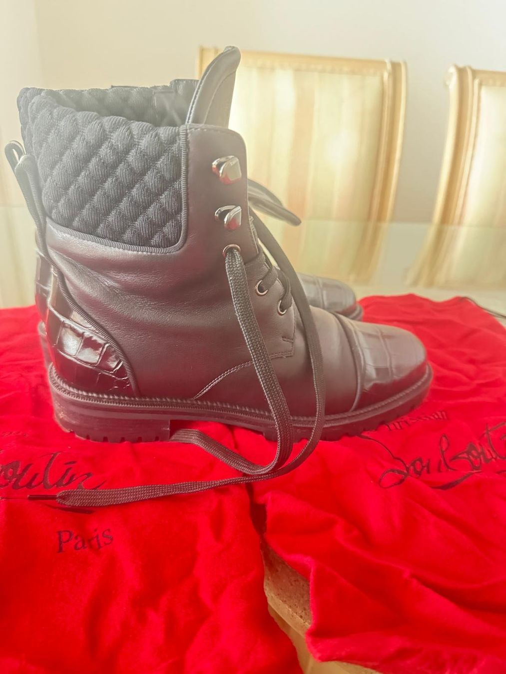 Scarpe da donna: bottines Christian Louboutin – Usato da Pully venduto da Occasions-luxe.Golay