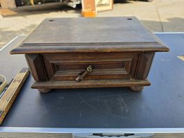 Holzschatulle mit Schublade antiker Stil
