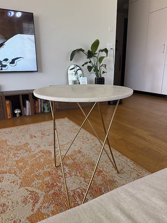Tavoli: ODYSSEE MARBLE & GOLD-COLOURED METAL SIDE TABLE – Usato da Schlieren venduto da neslihank