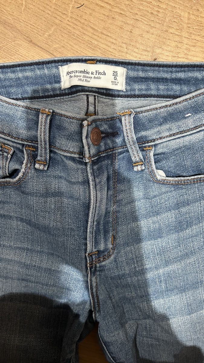 Abercrombie Jeans: Abercrombie Jeans – Usato da Zürich venduto da han_fl5x 1