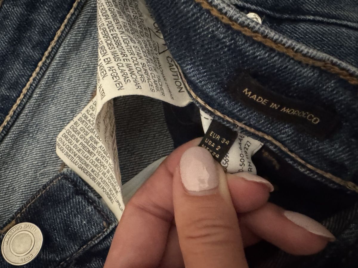 Massimo Dutti Jeans: Jeans blau Grösse 34 mit Schlitz am Bein – Usato da Zürich venduto da sop_5gg8 1