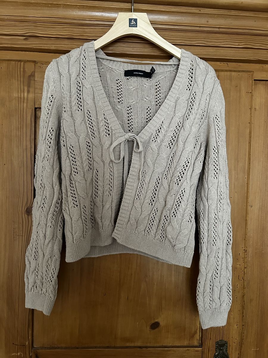 Vero Moda Giacche: Hübsche Strickjacke Vero Moda M – Usato da Winterthur venduto da Sunshineandrain
