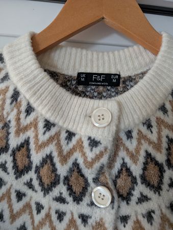 Strickjacke F&F mit Muster beige grau Grösse M