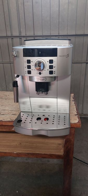 De'Longhi Magnifica S ECAM 22.110.B Schwarz mit Chromfinish and Wasserfilter