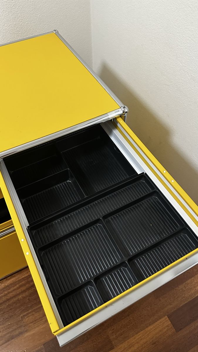 Conteneurs de construction: USM  Korpus  – D'occasion à Lostorf par Rebuli 6