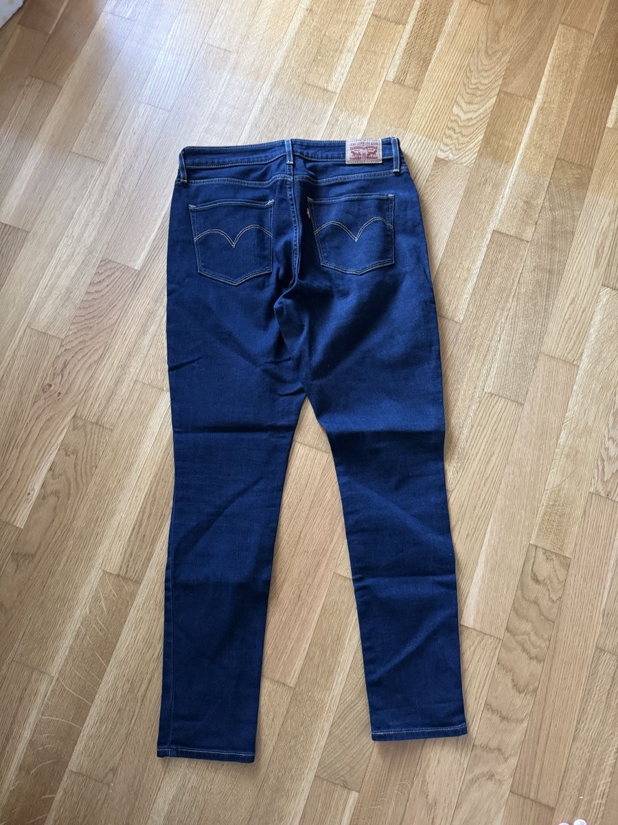 Levi's Jeans: Levi's Damen Jeans, dunkelblau Grösse 31 – Gebraucht aus Neuenkirch von Stumb 1