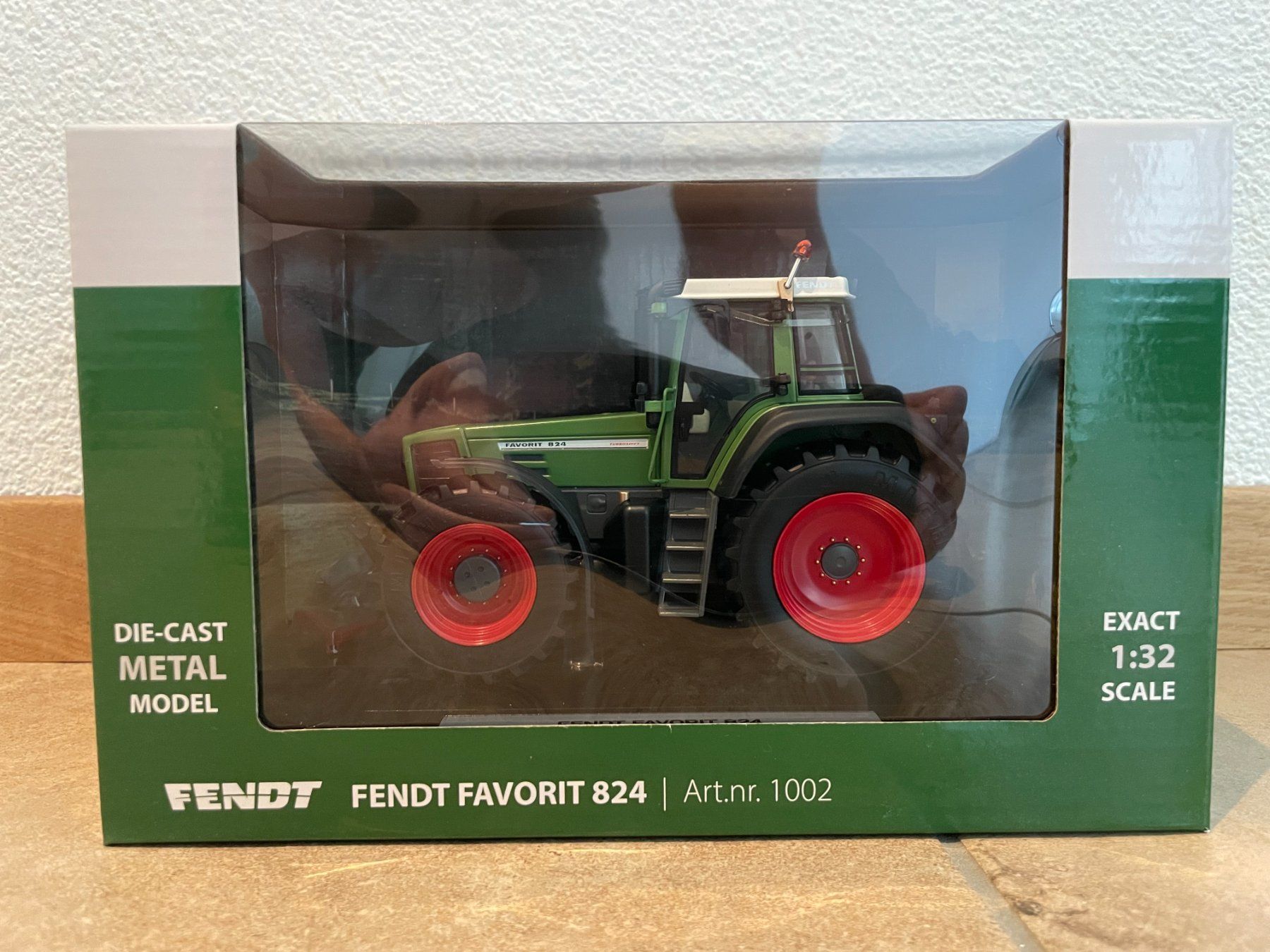 Fendt Trattori: Fendt Favorit 824 – Nuovo e nell'imballaggio originale da Kreuzlingen venduto da Stefan1150 4