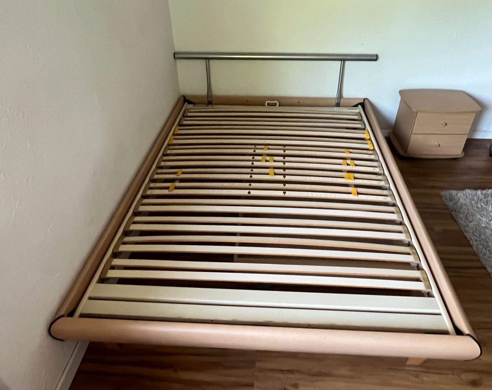 Letti: Bett (inkl. Nachttisch gratis dazu) – Usato da Schindellegi venduto da lailalu 1