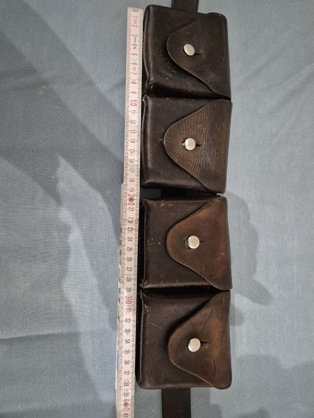 Schweizer Armee Cinture: Schweizer Armee Gurt mit Ledertaschen – Usato da Jona venduto da paco1969 1