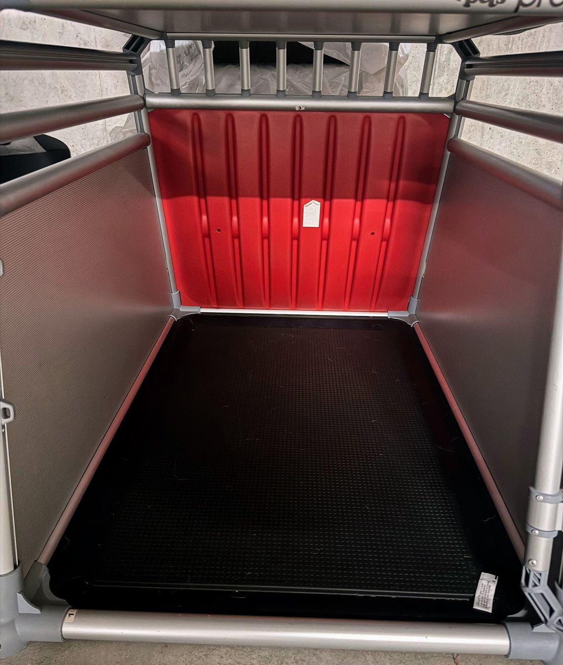 4pets Cages, transport & sécurité: 4Pets Dogbox Pro 3 Size L Hundebox – D'occasion à Mönchaltorf par syos16 1