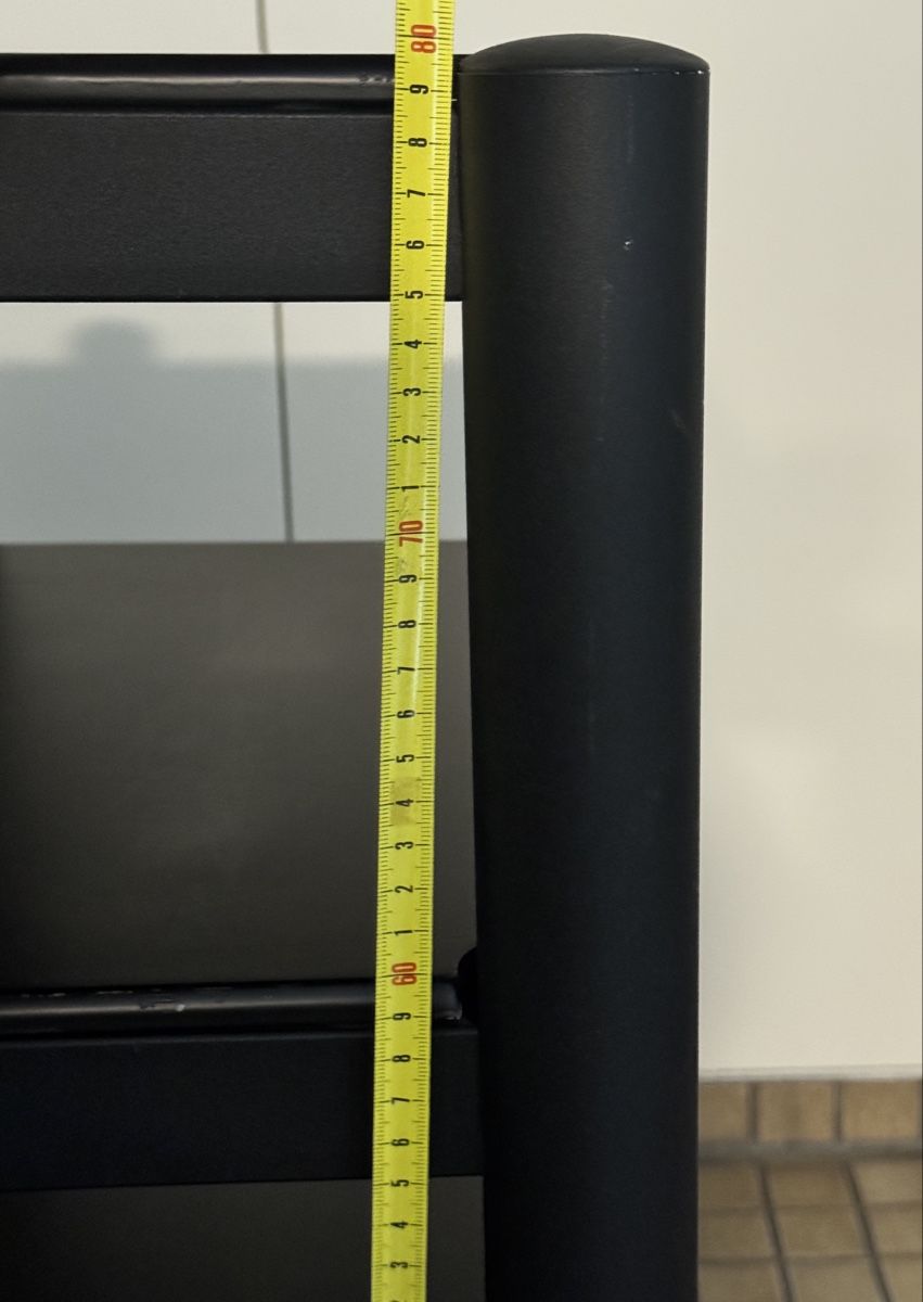 Supporti a parete: Hi-Fi Rack 4 shelfs – Usato da Zürich venduto da Tapehead 4