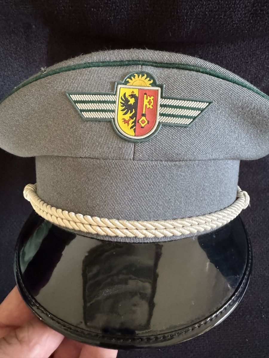 Uniformi: Police Genève - aéroport – Usato da Pailly venduto da vau_7nnr 2