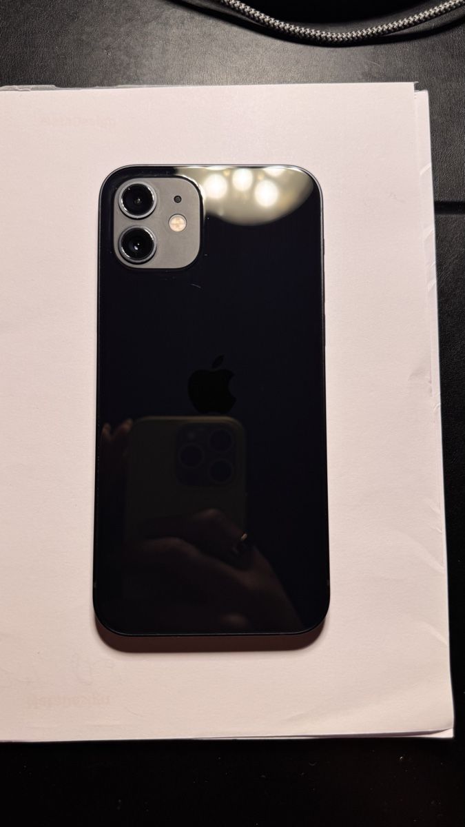 Apple Portables: Iphone 12 – D'occasion à Bern par liv_f5lq 1