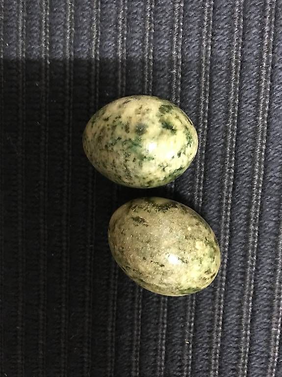 Mineralien & Heilsteine: 2sehr schöne Steineier grün – Neu (gemäss Beschreibung) aus Oberwil BL von Nikki13 1