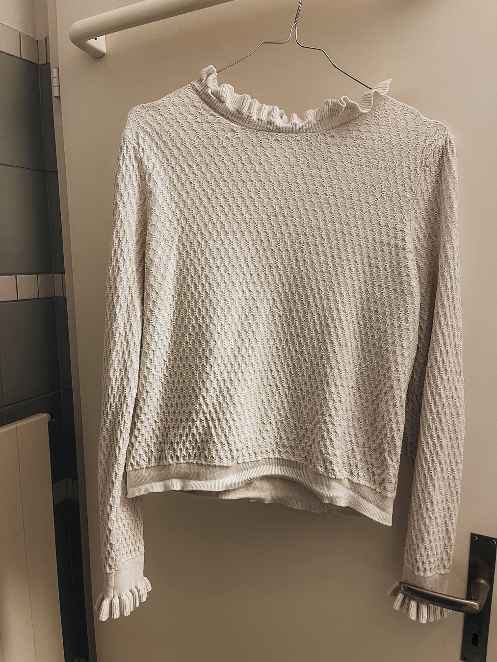 Cyrillus Pullover & Sweatshirts: Cyrillus Paris Pullover Rüschenkragen, Gr. S – Gebraucht aus Bern von cle_rzl9 1
