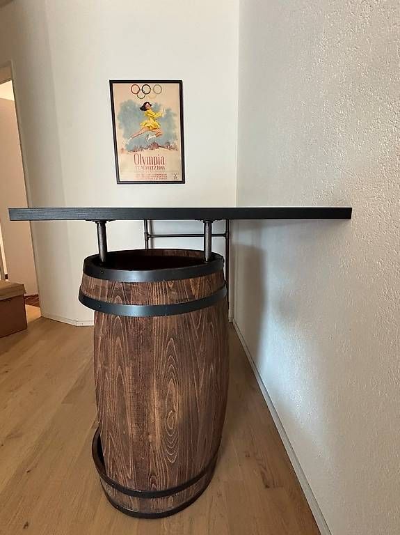 Tables: Stehtisch - Rustikales Barmöbel im Industrial-Stil  – D'occasion à St. Moritz par Privat123 1