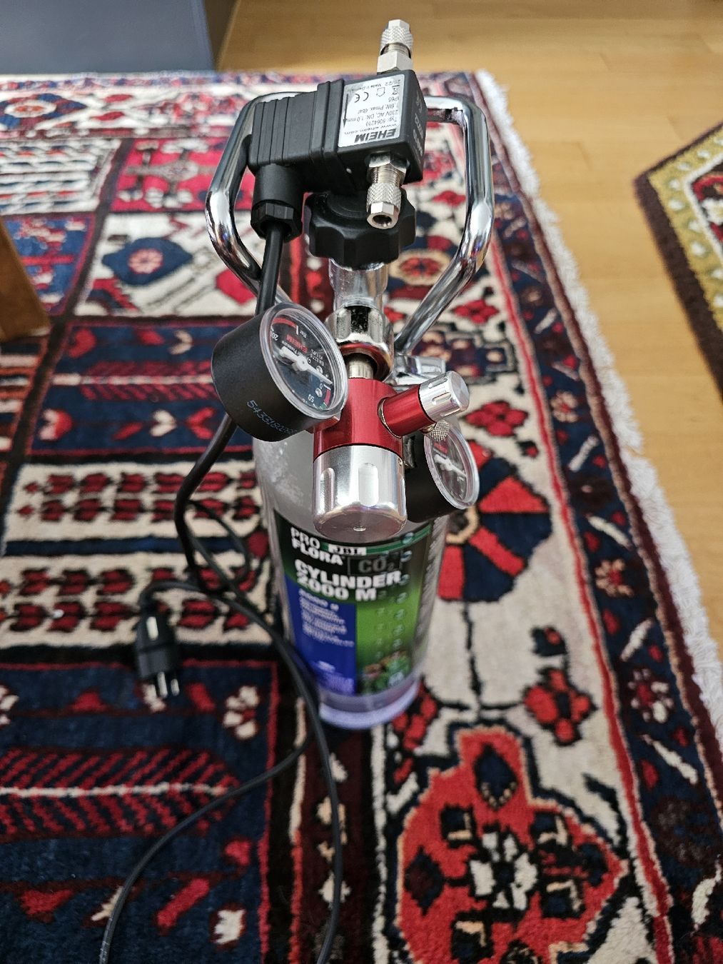 Acquari: Leere Co2 Flasche mit EHEIM CO2-Druckminderer mit Manometer  – Usato da Döttingen venduto da beatus07