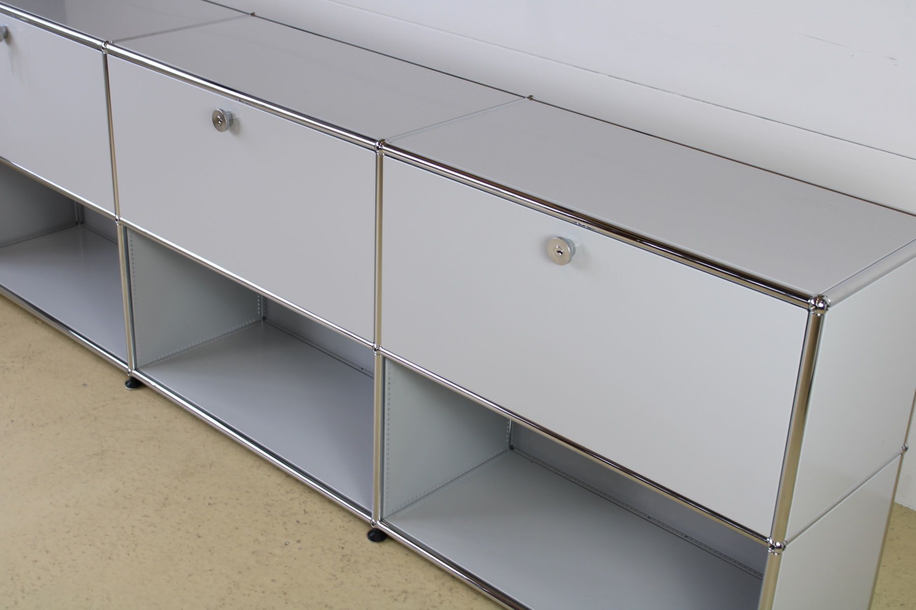 USM Scaffali: USM Sideboard lichtrau, Umbau möglich! – Usato da Meinisberg venduto da atelier_TILIJA 5