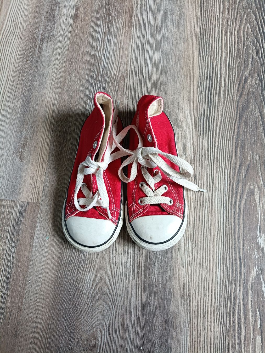 Converse Chaussures garçon: Schuhe Converse Gr. 25/26 – D'occasion à Tenniken par Pasci1990