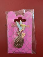 Pins Disneyland Paris fée clochette sur ananas 
