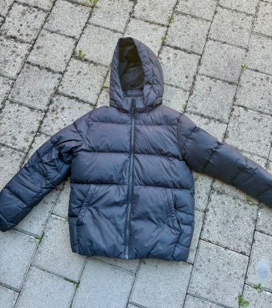 Tommy Hilfiger Daunenjacke schwarz gebraucht guter Zustand