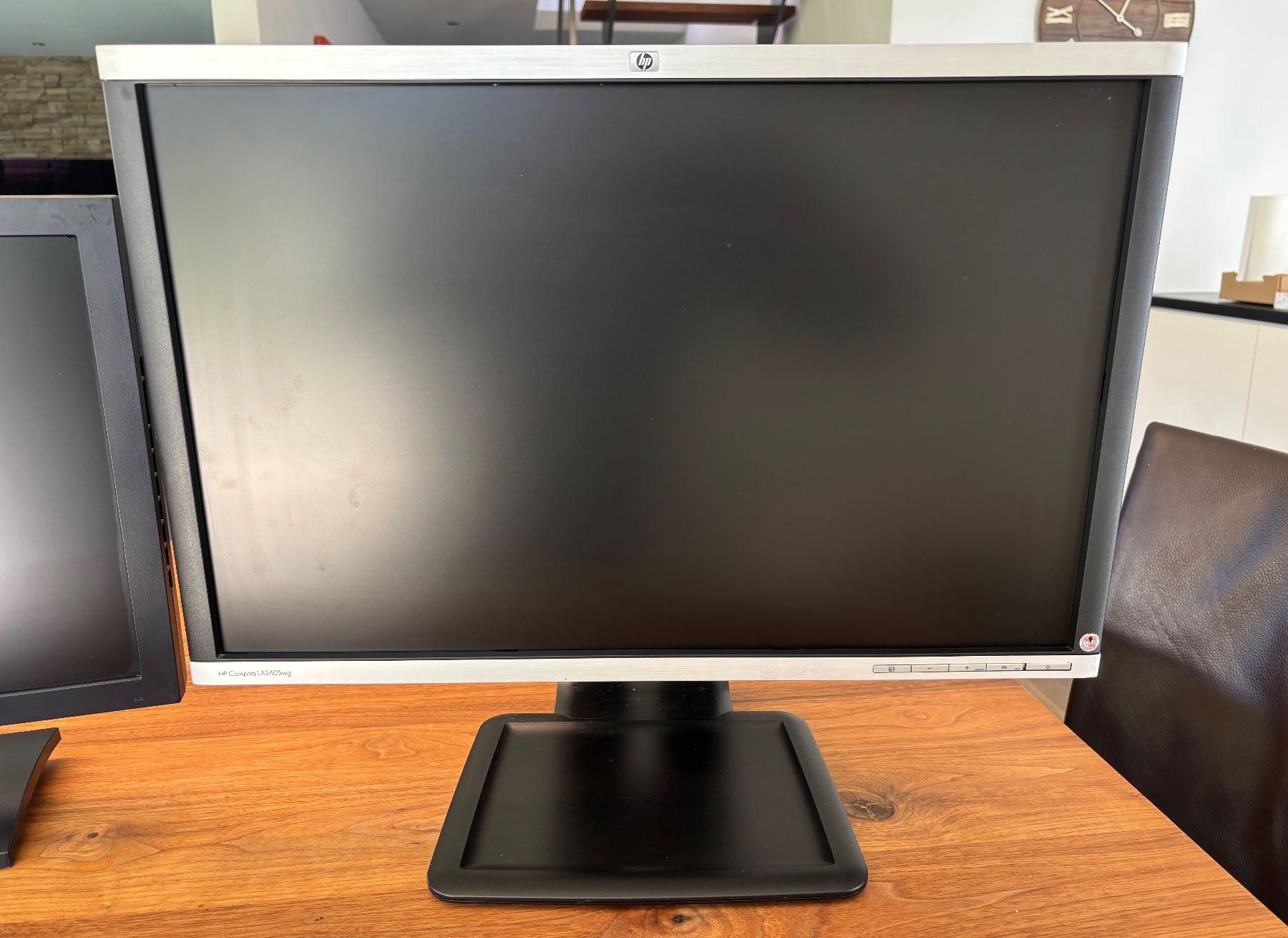 Monitor: 2 Monitore 20 und 24“ – Usato da Schötz venduto da sky3000 1