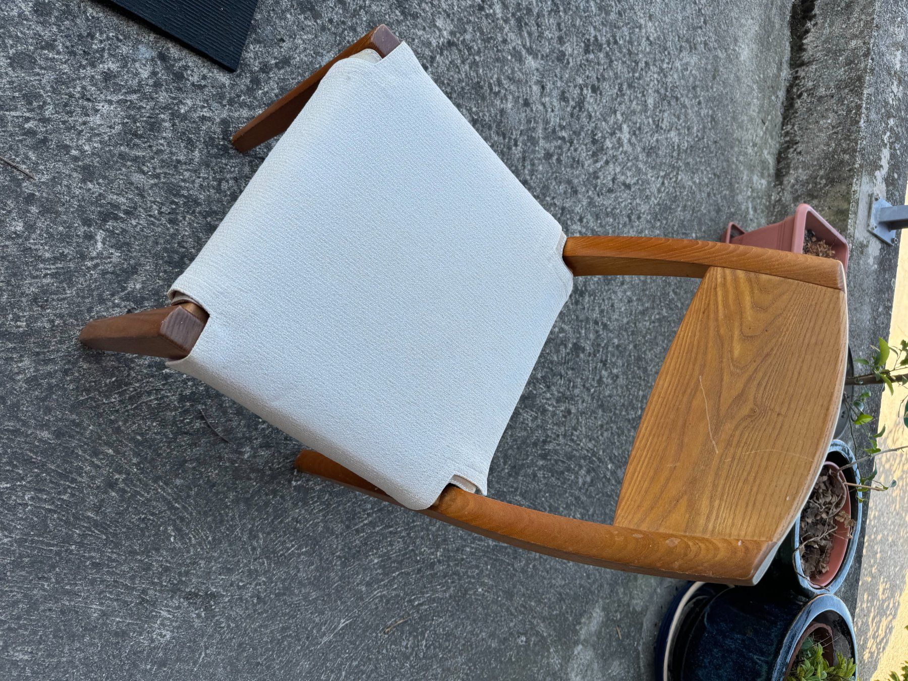 Tischset: TABLE AVEC 4 CHAISES ET COMMODE TROIS PORTE EN BOIS D'ORME – Gebraucht aus Morges von argento.oro.65 6