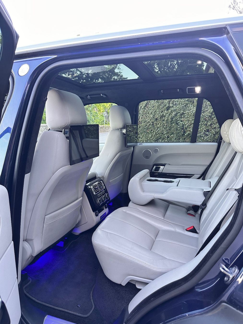 Land Rover Automobili: Land Rover Range Rover 3.0 TDV6 Vogue – Usato da Genève venduto da SovereignWatch 8