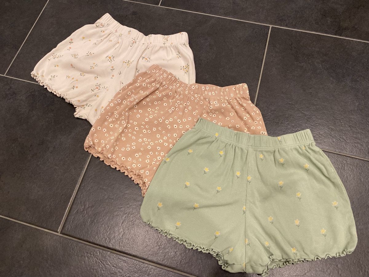 Next Lotti & Set di vestiti: 3x NEXT Shorts, Gr. 116 – Nuovo (secondo la descrizione) da Summaprada venduto da hirschuh506