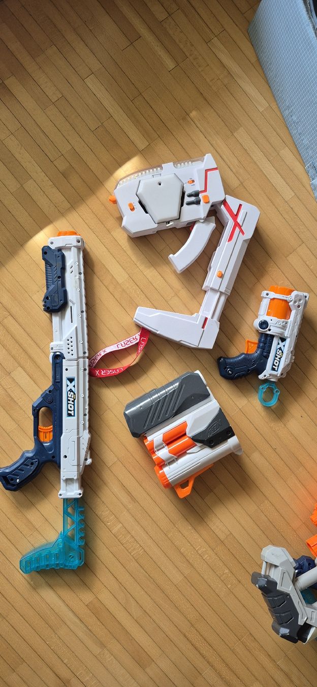 Nerf Giocattoli: Diverse Nerfs und ähnliches – Usato da Zürich venduto da Pentimento 5