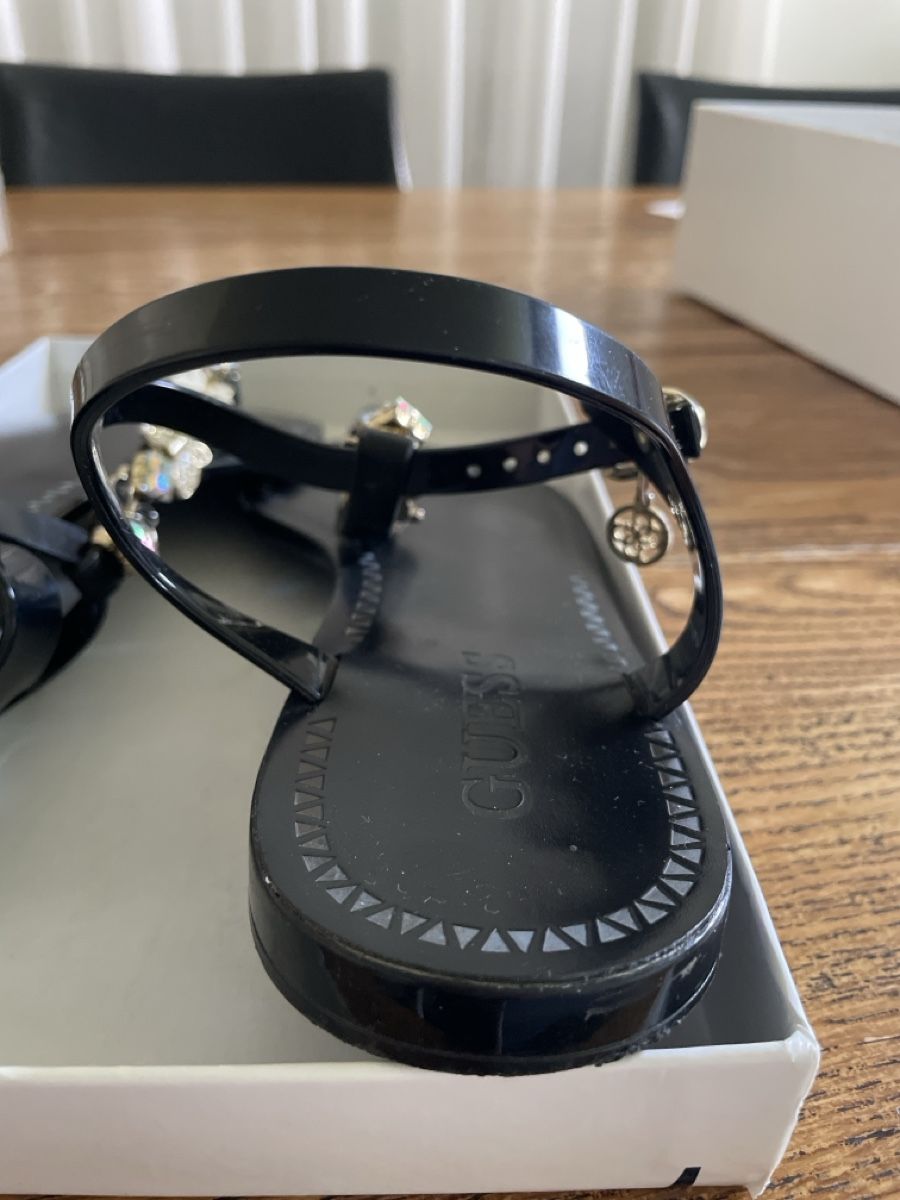 Guess Scarpe per ragazze: Sandali infradito GUESS neri con decorazioni farfalla – Usato da Bellinzona venduto da remarema 4