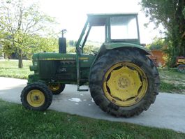Un tracteur John Deere 2030