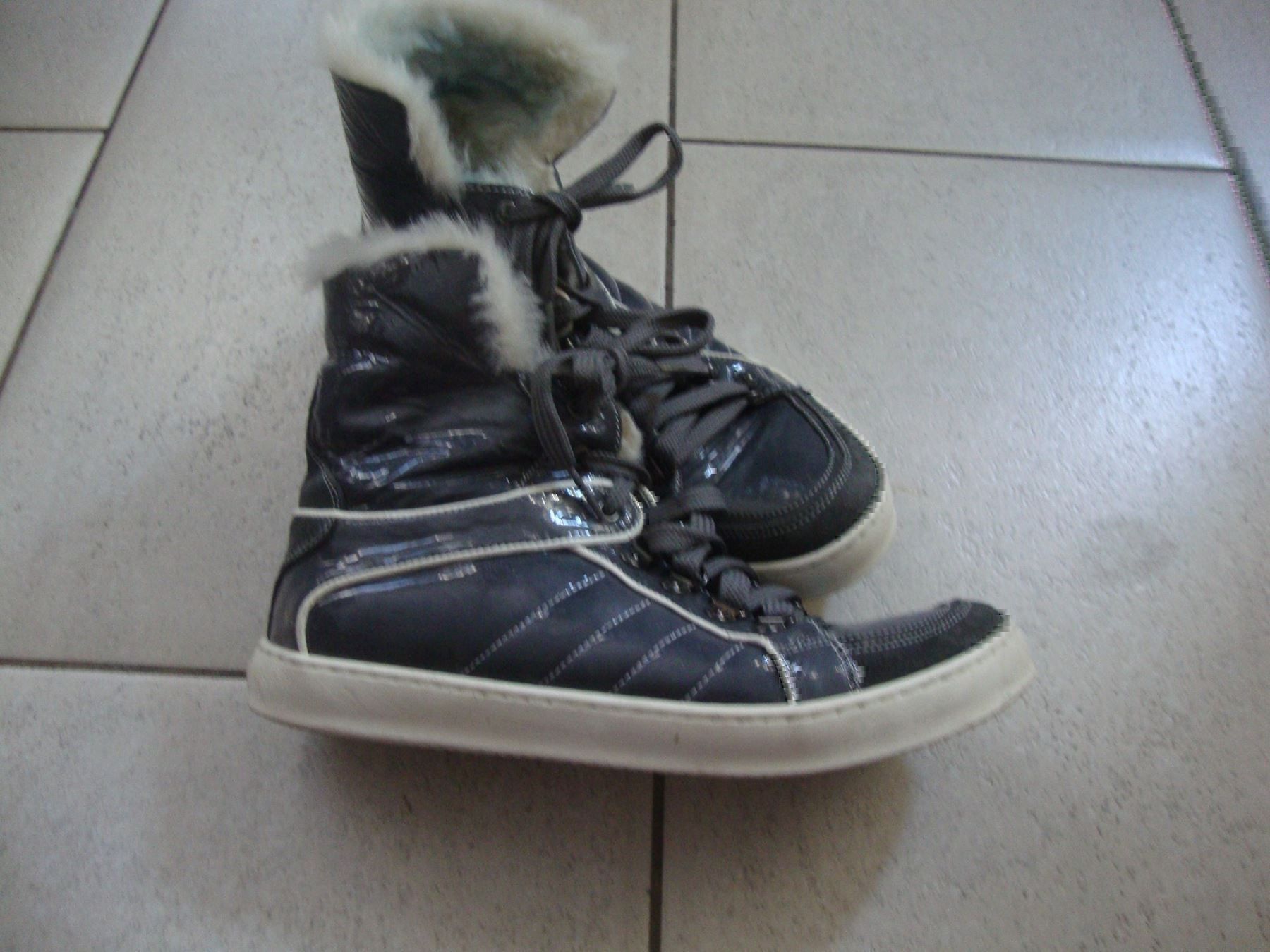Damenschuhe: WALK SAFARI SNEAKERS GR.39 – Gebraucht aus Rotkreuz von Samballi 1