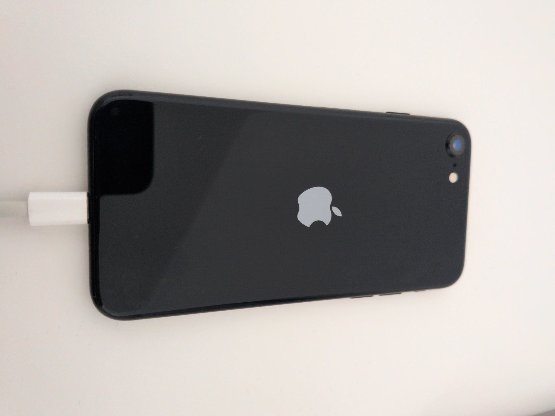 Apple Telefoni cellulari / Smartphones: IPHONE SE 2022 – Nuovo (secondo la descrizione) da St. Margrethen SG venduto da ade_vx7g 1